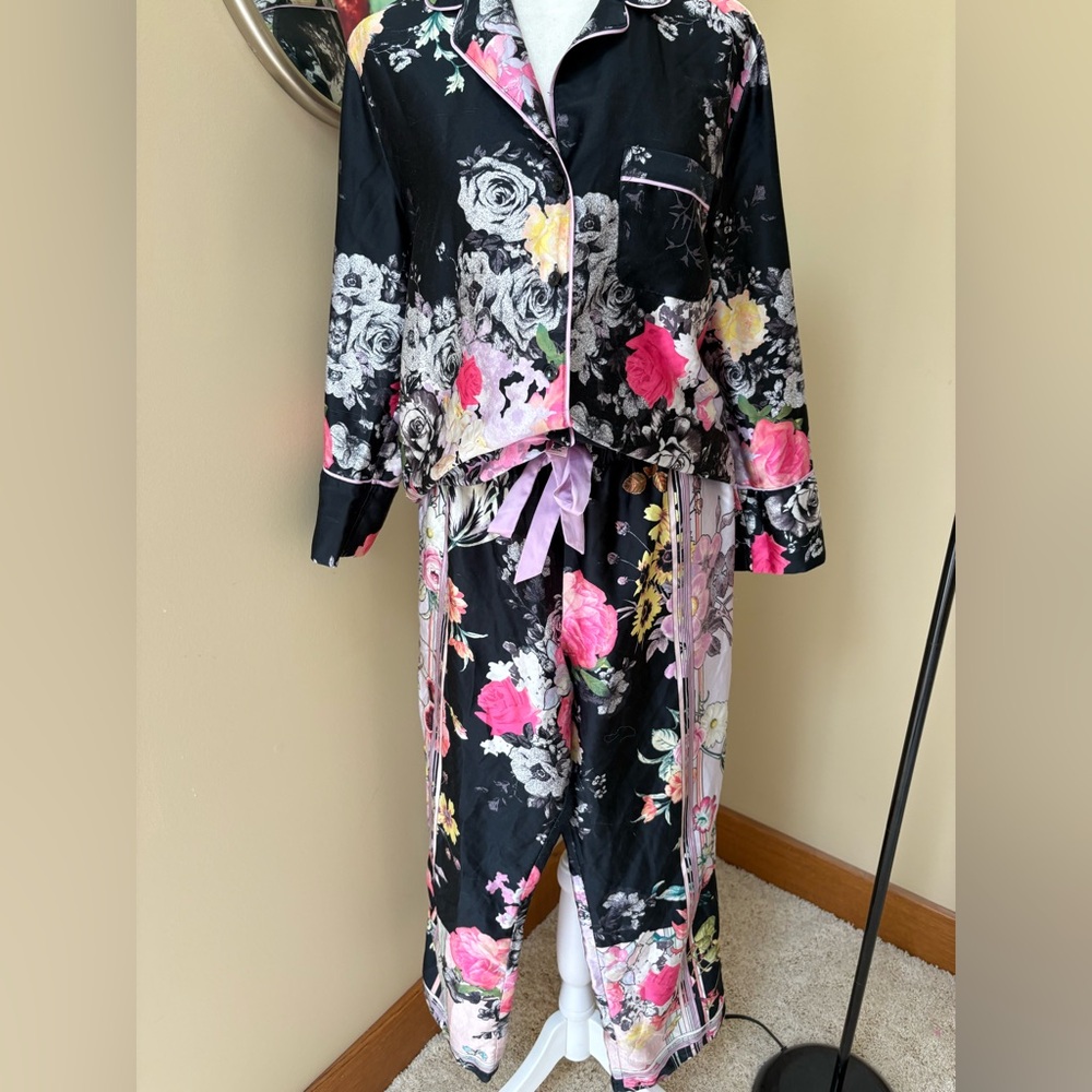 Victoria's Secret Satin Pajama Set Floral Gorgeous Oversized XS